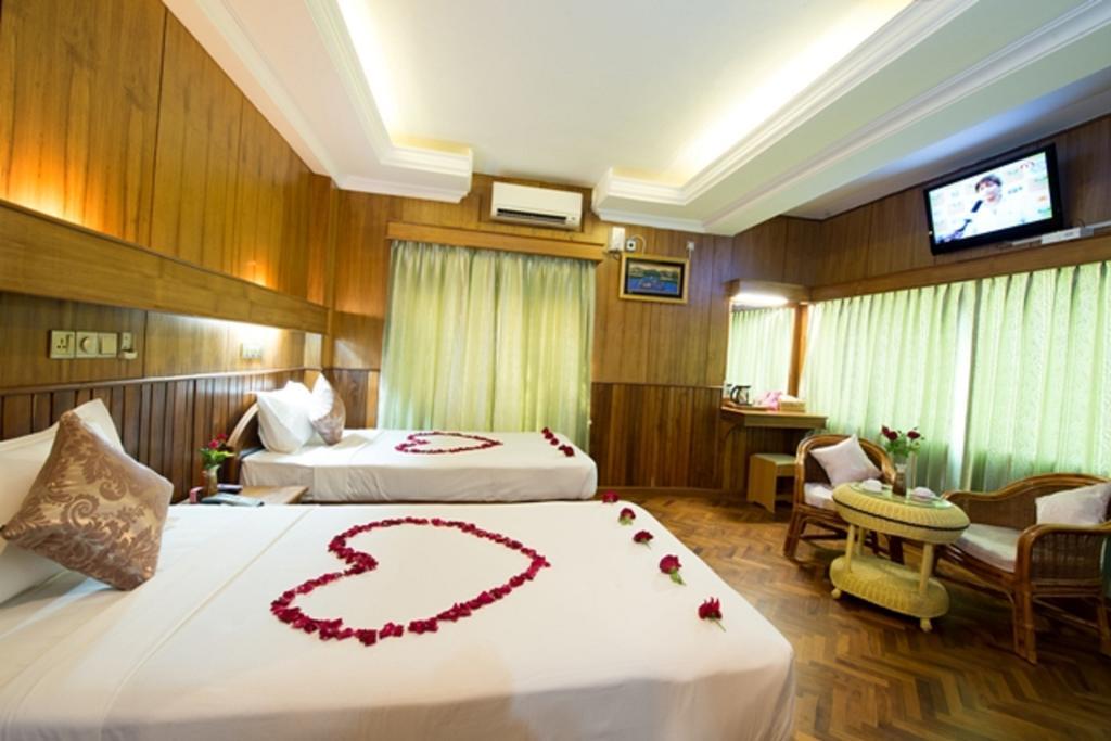 The Hotel Emperor Mandalay Exteriér fotografie
