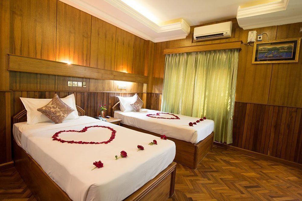 The Hotel Emperor Mandalay Exteriér fotografie